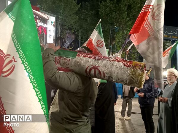 مردم  میدان مقاومت را خالی نکردند