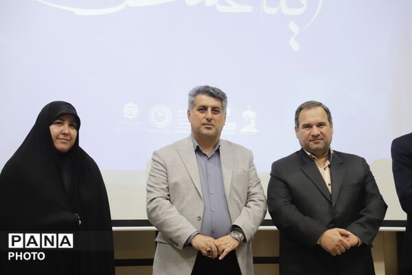  جشنواره «آینه عشق» در دبیرستان شاهد شهدای هفتم تیر 