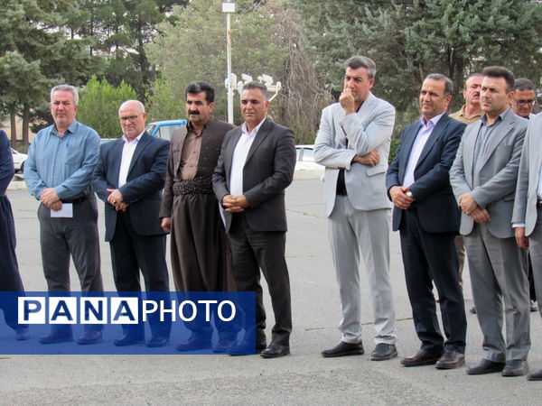 نوسازی و تجهیز ناوگان حمل و نقل اداری آموزش‌ و پرورش کردستان با توزیع ۱۶ دستگاه سمند سورن