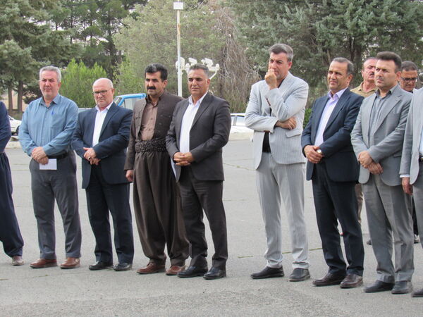 نوسازی و تجهیز ناوگان حمل و نقل اداری آموزش‌ و پرورش کردستان با توزیع ۱۶ دستگاه سمند سورن