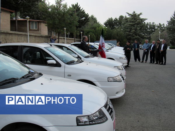 نوسازی و تجهیز ناوگان حمل و نقل اداری آموزش‌ و پرورش کردستان با توزیع ۱۶ دستگاه سمند سورن