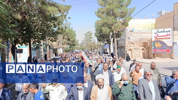 خلیل اباد همگام با ملت ایران فریاد خشم و نصر در نماز جمعه طنین انداز شد