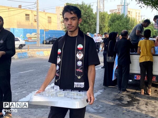 جاماندگان اربعین میهمان سفره مهرِ سازمان دانش‌آموزی شدند