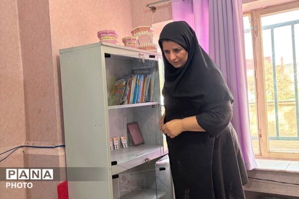 مهر ماه با طعم سلامت و آماده کردن  اتاق بهداشت مدرسه ستایش و صابران یک 