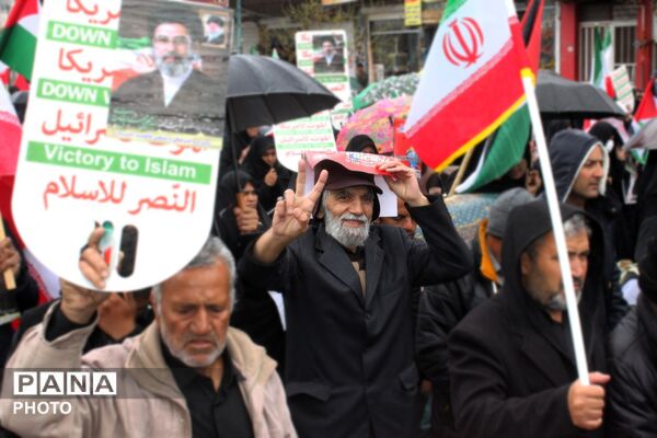 حضور شجاعانه چترودی‌ها در روز بارانی قدس
