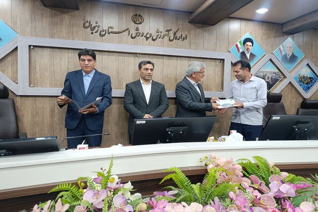 تلاشگران عرصه سوادآموزی زنجان در قاب تجلیل