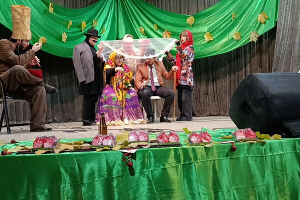 دبیرستان عترت ورامین، عطر مادر را در کانون هدایت پراکند