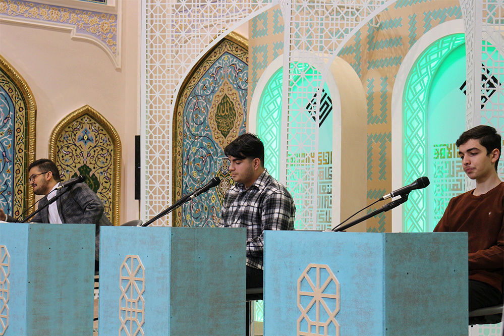 زمزمه آیات الهی در جمع دانش‌آموزان اردبیلی