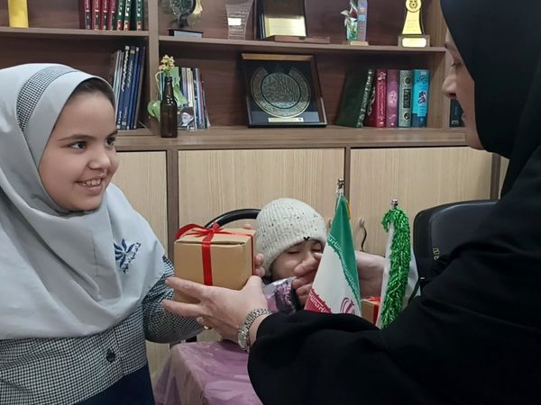 مراسم افطاری در دبیرستان شاهد شهید حمامی