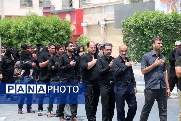 دسته‌روی عزاداران شهرستان بندرخمیر در آیین تاسوعای حسینی