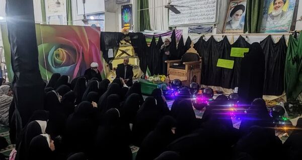 اعتکاف دانش آموزی در مسجد جامع روستای دهنو شهرستان خلیل آباد