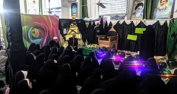 اعتکاف دانش آموزی در مسجد جامع روستای دهنو شهرستان خلیل آباد