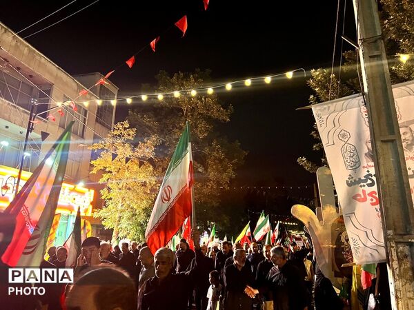 حضور باشکوه مردم کرج در  امام زاده حسن برای صدو بیست دومین شب حماسه