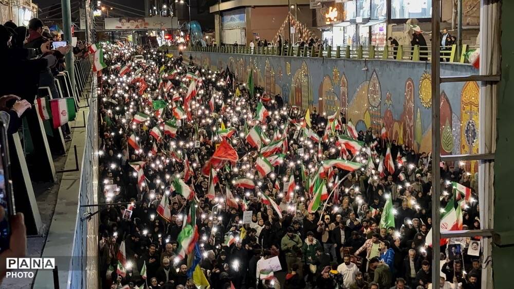 مبارزه مردم کرج  با دشمن آمریکای صهیونی در بیست‌وسوم  راهپیمایی