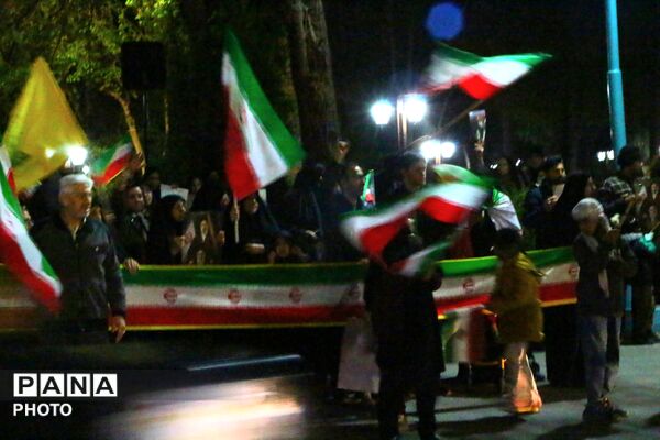 تجمع باشکوه دختران دانش‌آموز یزد