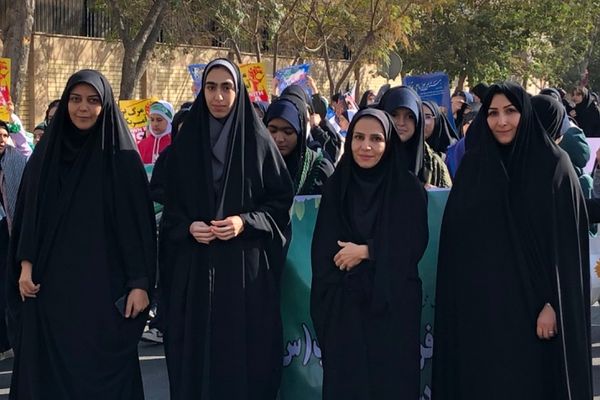 اجتماع عظیم دانش آموزان ناحیه دو شهرری به مناسبت یوم الله ۱۳ آبان در میدان نماز