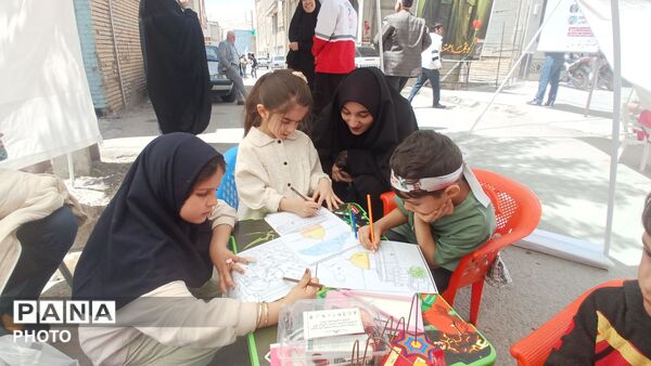 موکب عشق؛ تجدید عهد خادمان هلال‌احمر فارسان با راه  سردار سلیمانی