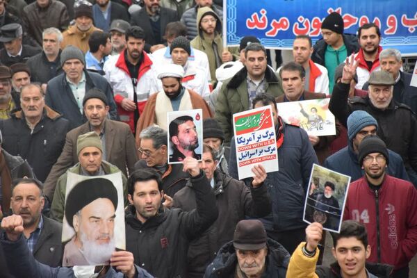  لبیک ملت ایران به فرمان رهبری