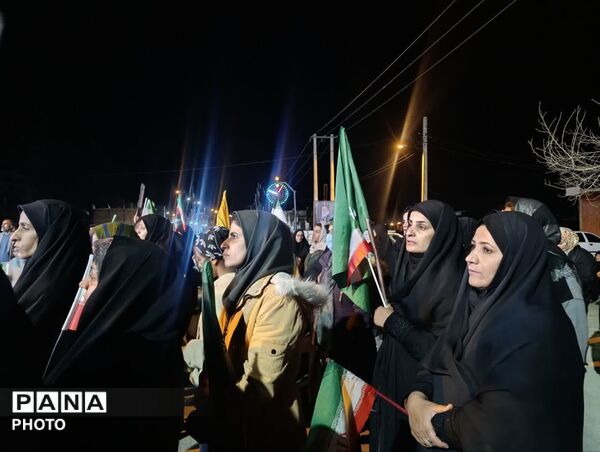حضور گسترده فرهنگیان و دانش‌آموزان پیشتاز بیرانوند در چهل و سومین اجتماعات شبانه مردم