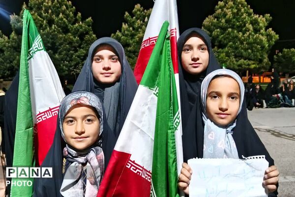 دیشموکی‌ها همچنان پای کار انقلاب