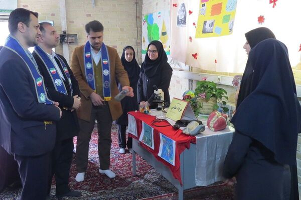 فجر دانش آموزی در قلبِ ری