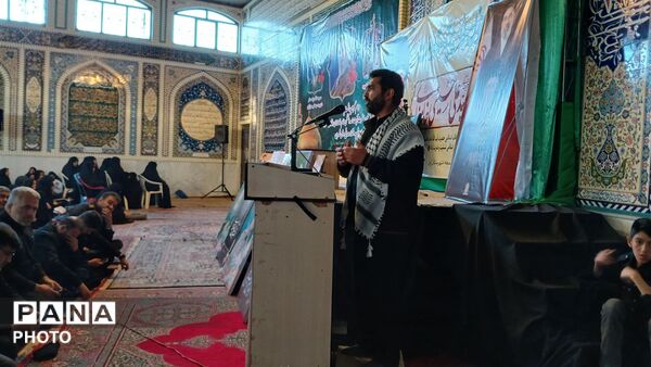 تجدید بیعت مردم بن با سومین رهبر انقلاب اسلامی در آیین گرامیداشت شهدای وطن