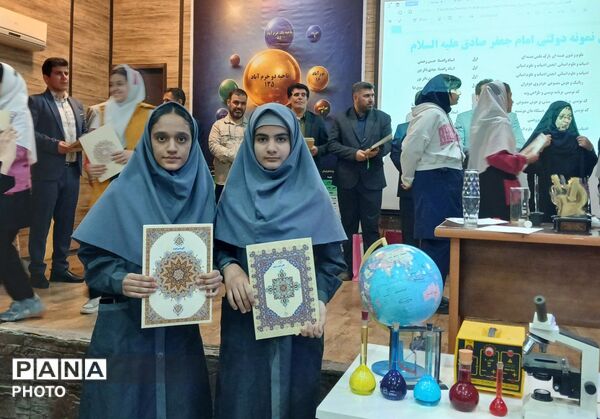 پژوهشگران جوان خرم‌آباد در آیین تجلیل جشنواره پژوهش‌سراها خوش درخشیدند