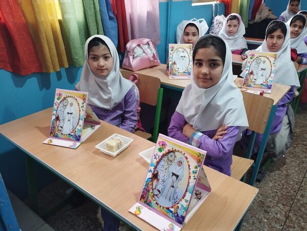 جشن عبادت و بندگی دانش‌آموزان دبستان پیامبر اعظم(ص) شهرستان ملارد 