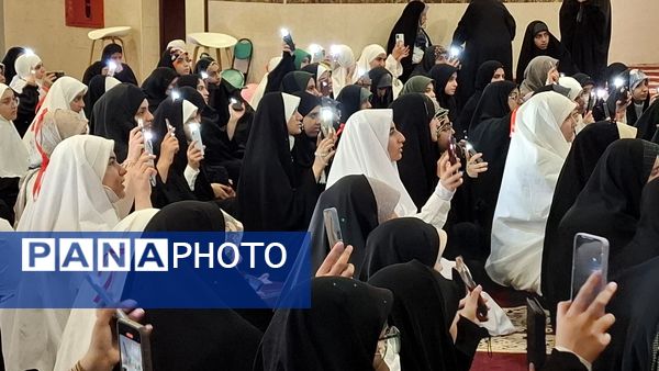 نخستین دیدار معنوی دانش‌آموزان دختر اعزامی به حج عمره با خانه خدا