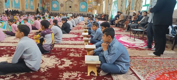 محفل انس با قرآن در تکیه ابوالفضلی مزده