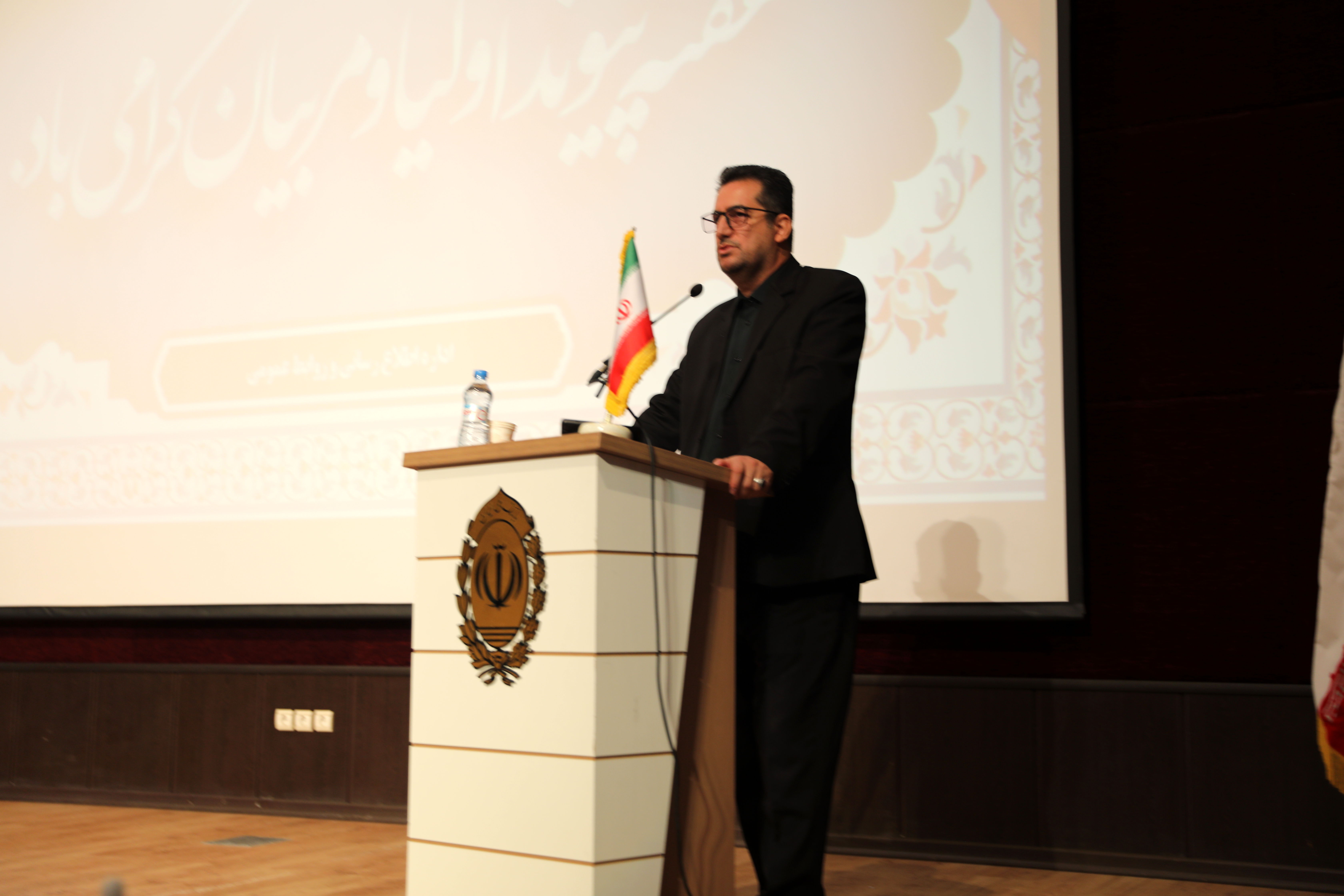 استمرار تربیت اجتماعی و اخلاقی فرزندان از خانواده به مدرسه منتقل می‌شود