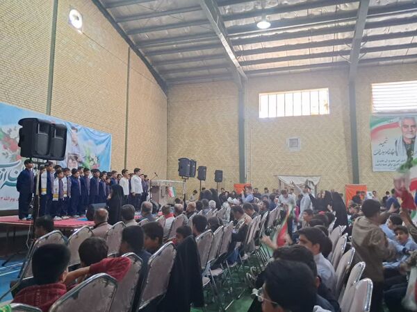 بیداری دانش آموزان ایرانی در یوم الله 13آبان 