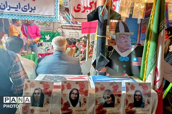  بازدید رئیس سازمان دانش‌آموزی شهرستانهای استان تهران از غرفه «با انرژی‌ها» منطقه کهریزک