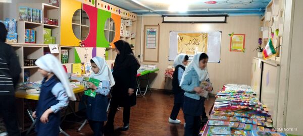 گرامیداشت هفته کتابخوانی در دبستان آوا 
