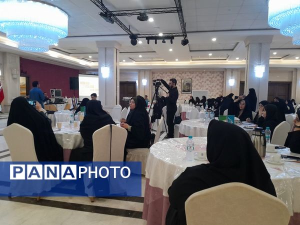 کارگاه راهبری نسل جدید ویژه معاونین پرورشی و مربیان ناحیه 3 مشهد