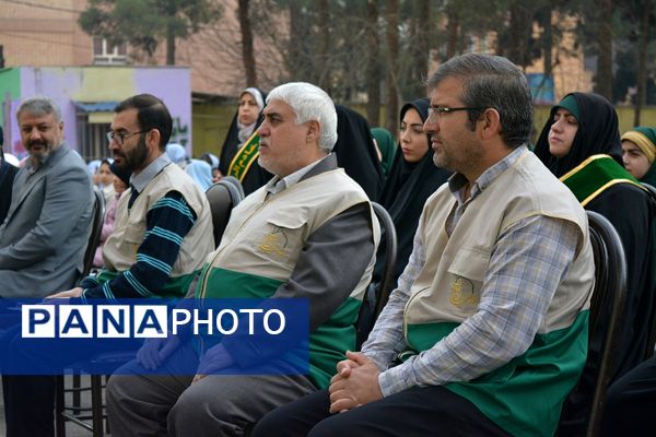 حضور خادمان رضوی در مدرسه قدر بهارستان‌دو