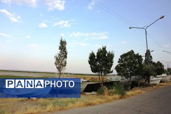 قایق‌های به گل نشسته دریاچه ارومیه