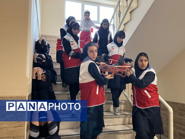 مانور زلزله در مدرسه بانو خاکره شیراز