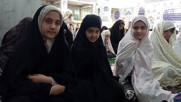 مظهر عزم ملی، نماز جمعه است