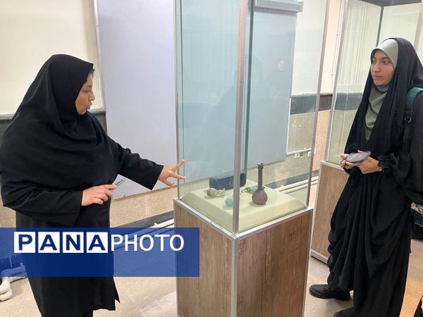 گفتمان نماز با حضور دانش‌آموزان دختر شهر قدس