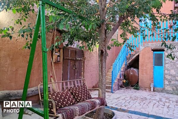 زیبایی‌های بومی و محلی در اقامتگاه های بوم گردی  شهربار