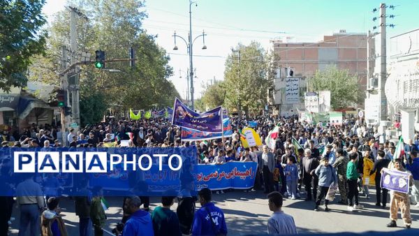 امروز صدای مرگ بر آمریکا در خیابان های شهر پیچید