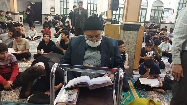 دم دمای اذان و قرائت آیاتی چند از قرآن 