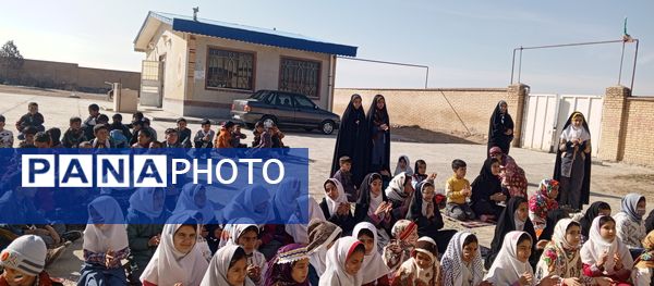 جشن دهه فجر در مدرسه شهید معتمدی