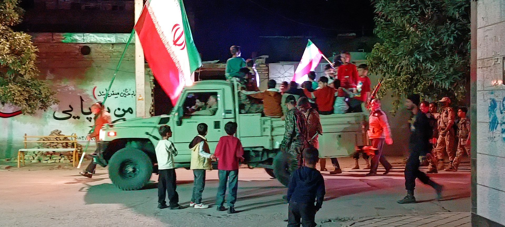 تجدید پیمان مردمان کوی یکن آباد با ایران جان