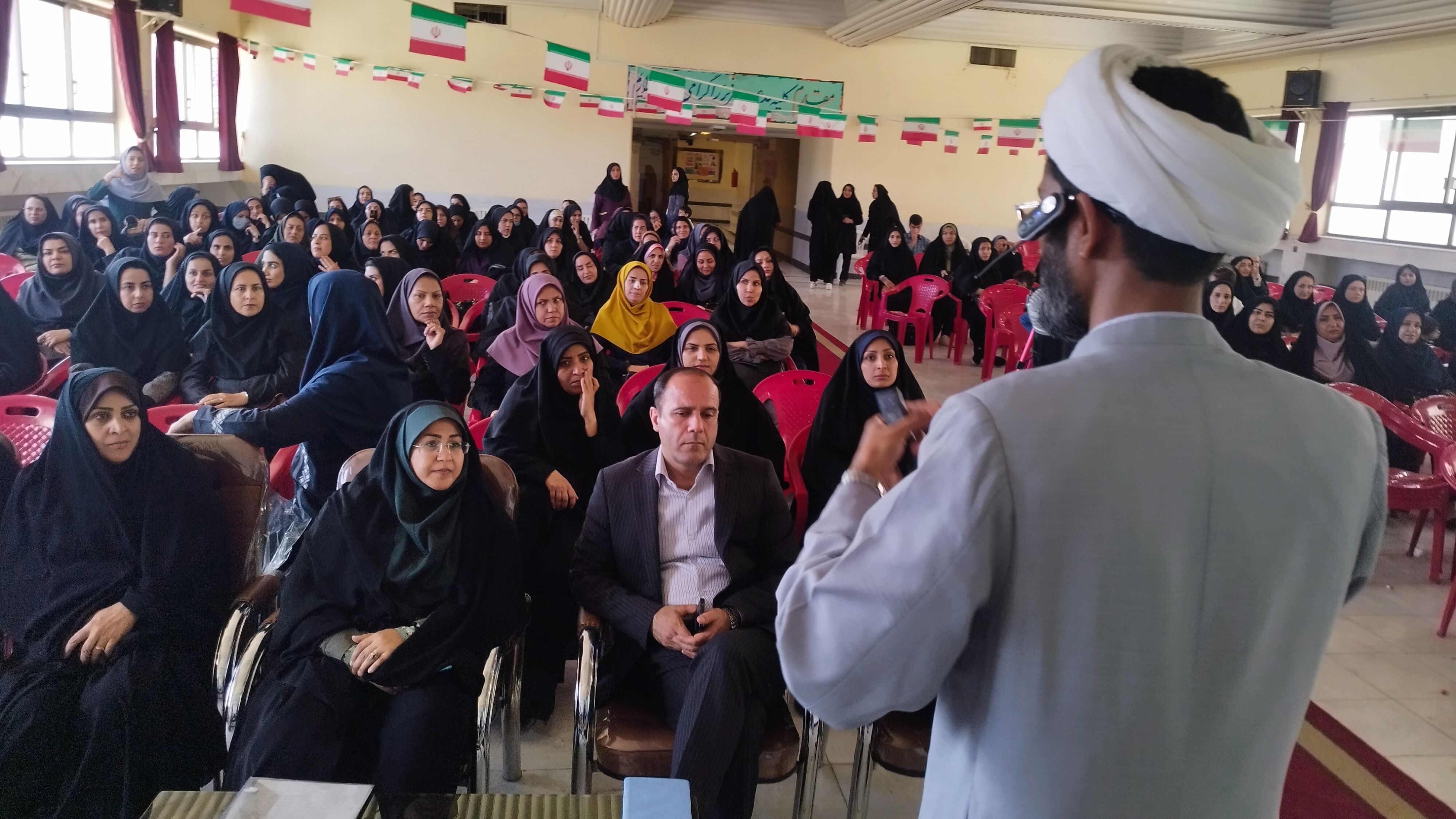 برگزاری رویداد بزرگ زیست عفیفانه با حضور مدیران مدارس ابتدایی شهر بهارستان 