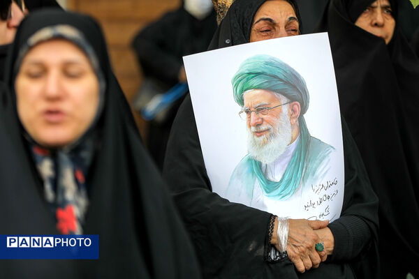 تشییع پیکر مطهر ۱۰۰ شهید گمنام