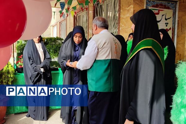 حضور خادمین آستان قدس رضوی در مدرسه شاهد کوثر رباط‌کریم به مناسبت دهه کرامت