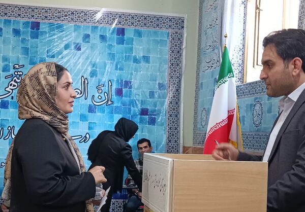جلسه اولیاء مربیان در دبیرستان نمونه دولتی شهدای علم و فناوری بهارستان دو