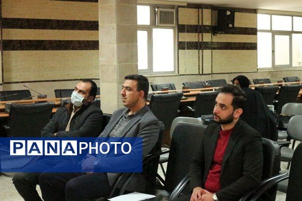 کارگاه اقدام‌پژوهی در فیروزکوه؛ گامی به سوی معلمی پژوهنده